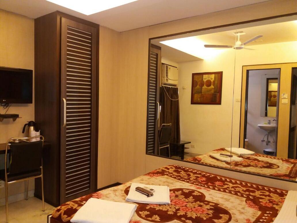 Hotel Esteem Kolkata Bagian luar foto