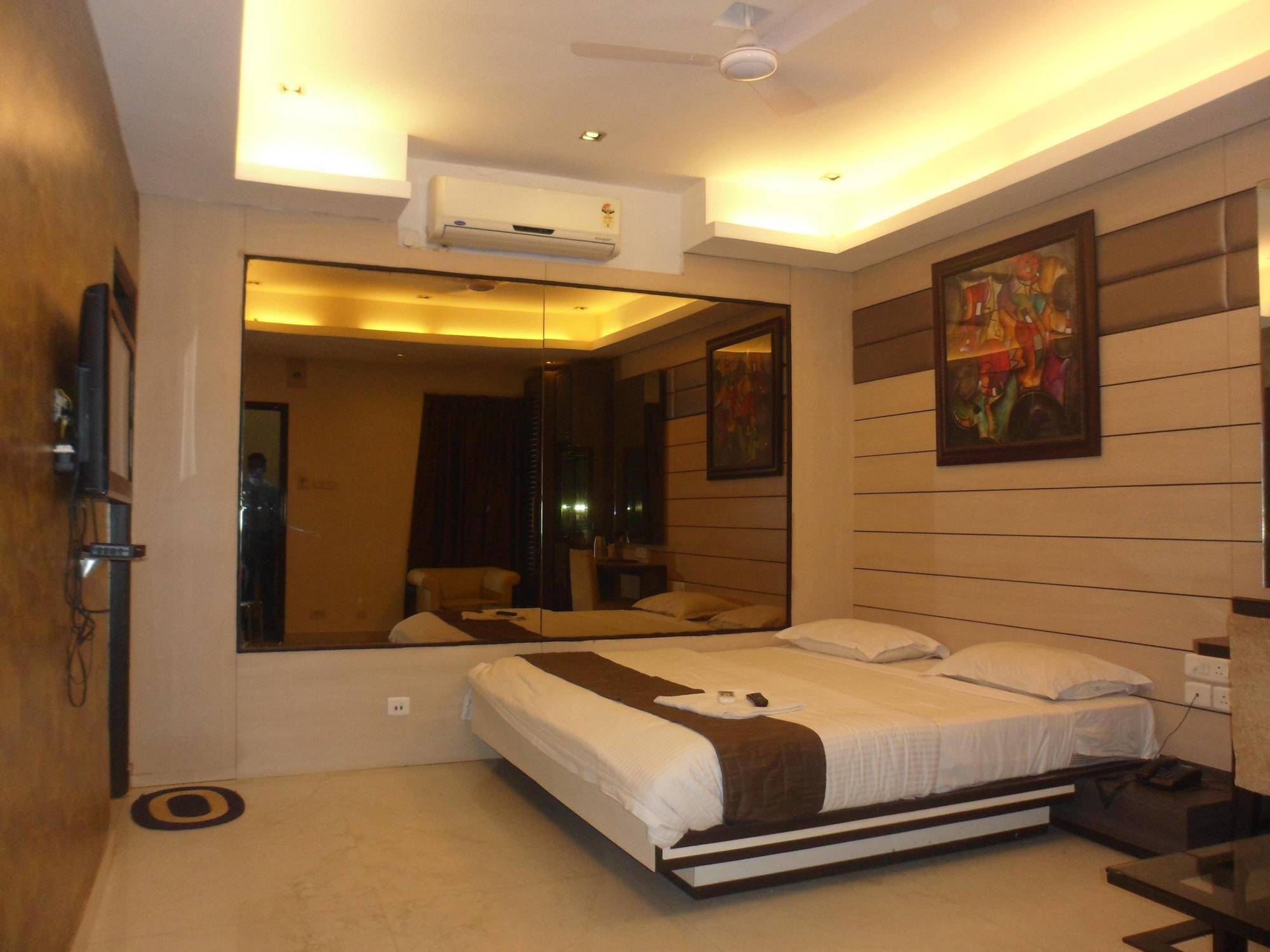 Hotel Esteem Kolkata Bagian luar foto