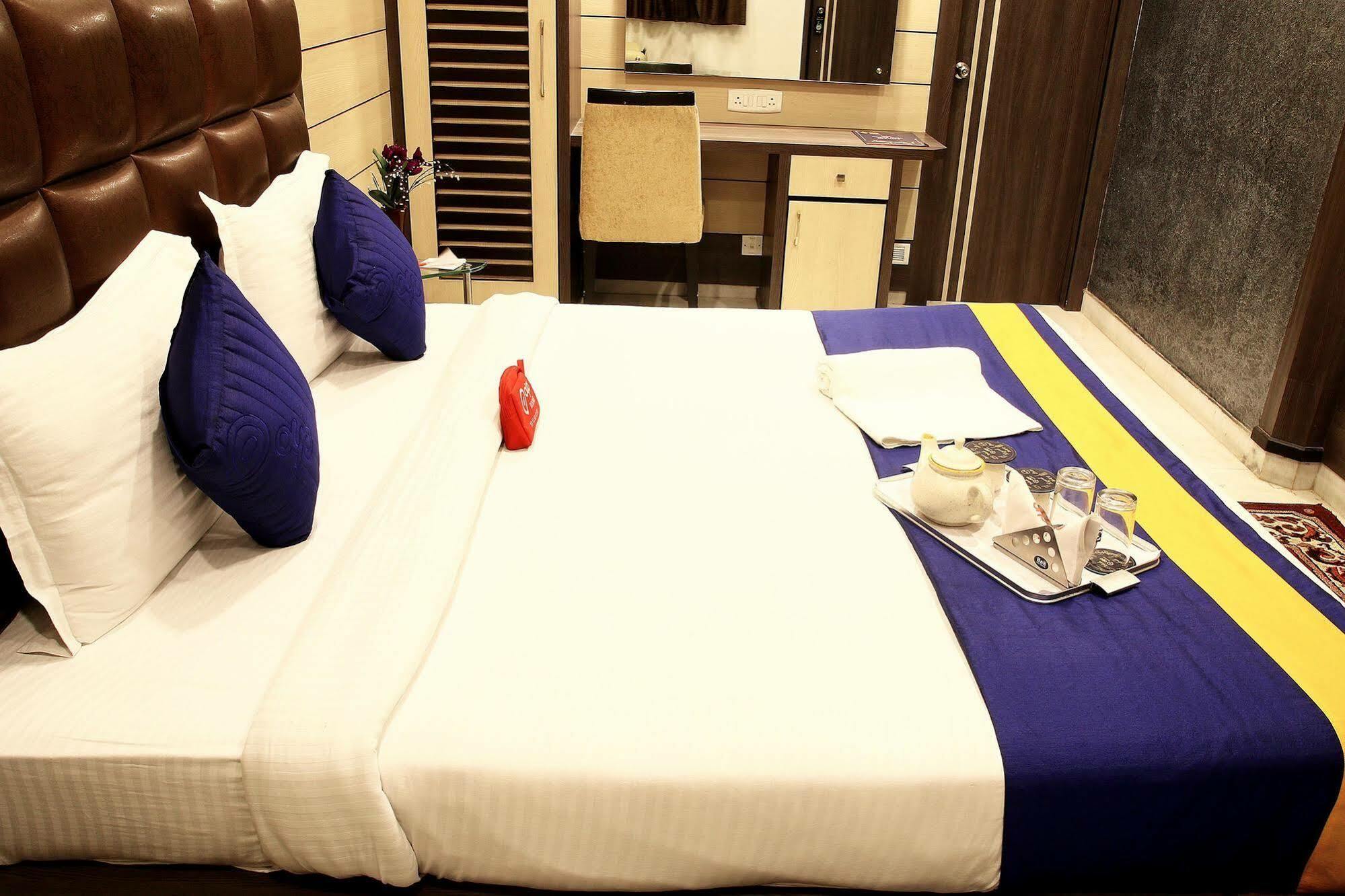 Hotel Esteem Kolkata Bagian luar foto