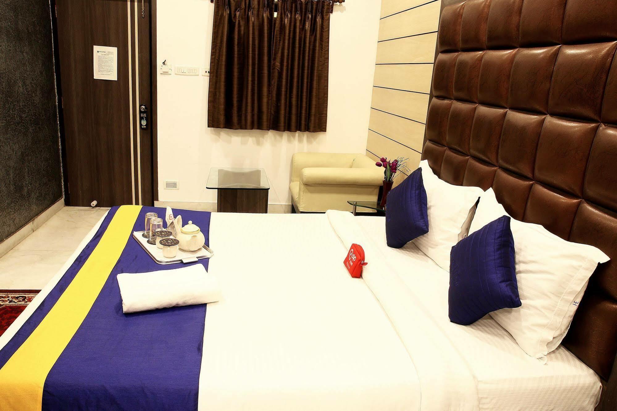 Hotel Esteem Kolkata Bagian luar foto