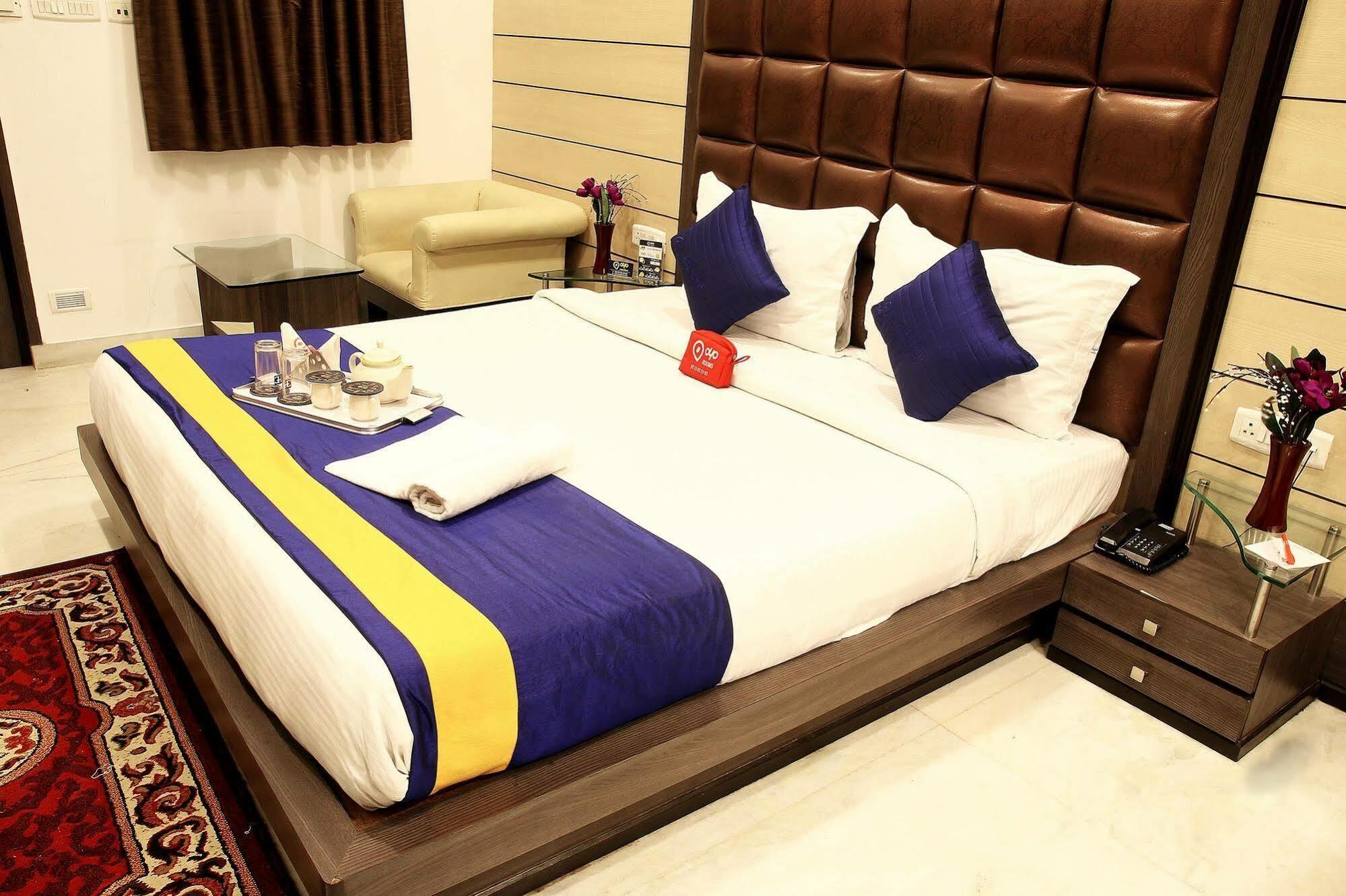 Hotel Esteem Kolkata Bagian luar foto