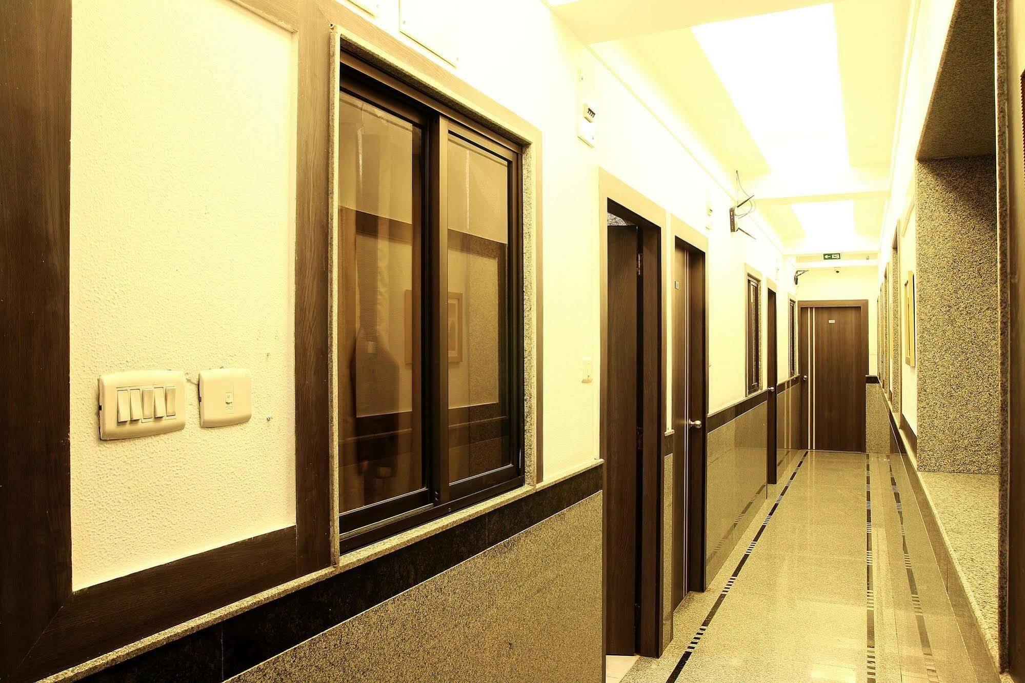 Hotel Esteem Kolkata Bagian luar foto